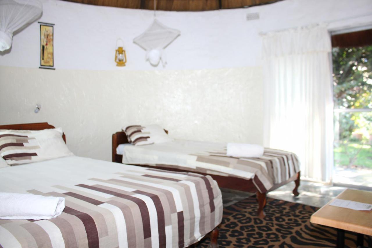 Reed Mat Lodge Lusaka Exterior photo